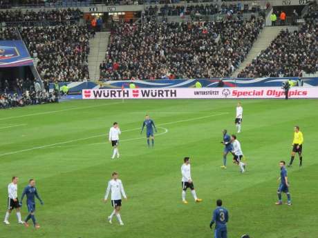 莱万多夫斯基称赞本轮看点集中强强对话将检验轮换深度